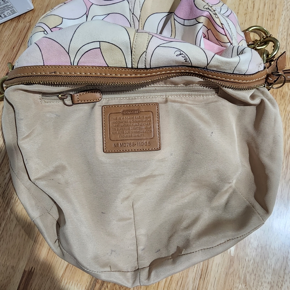 Coach Purse 👛 - Picture 15 of 16